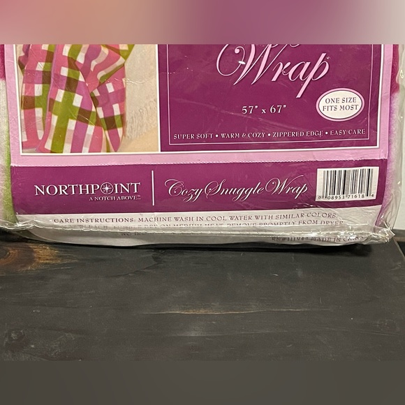 Northpoint NEW Zippered 57โ x 67โ Snuggle Wrap Blanket Cozy Home Camping Travel - Picture 3 of 6